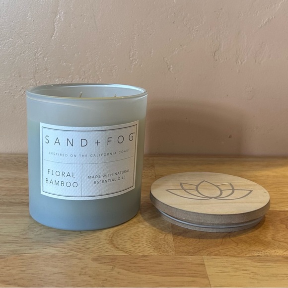 SAND + FOG Floral Bamboo Luxury Scented Candle With Essential Oils. Brand New! - Picture 2 of 6